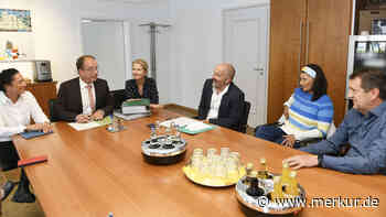 Bürgerbegehren in Geretsried: IG Wald übergibt 4561 Unterschriften