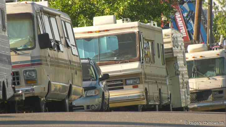 'No parking at any time': Calgary motorhome dwellers pushed out by Calgary Parking Authority