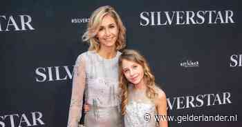 Wendy van Dijk heeft heel goed nieuws over dochter Lizzy: ‘Ze gaat weer fluitend naar school’