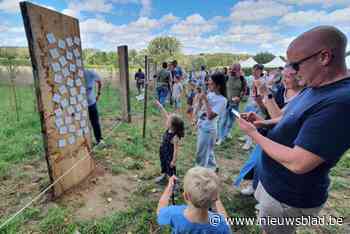 Gooik opent tweede geboorteboomgaard achter kerk in Strijland: De boomgaard in Paddenbroek was helemaal vol”