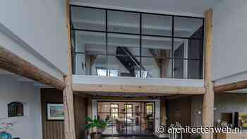 Stalen raampanelen en taatsdeuren