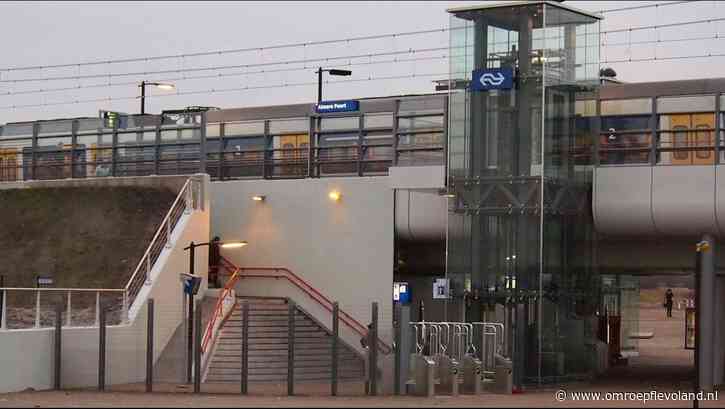 Almere - Bewoners Almere Poort helemaal klaar met kapotte lift op treinstation