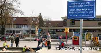 Verdwenen badpak veroorzaakt rel op Enschedees schoolplein, moeders vechtend over straat