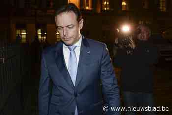De Wever scherp na joyride met ziekenwagen in zijn stad: “Het zijn vrijwel altijd jongeren van allochtone origine”