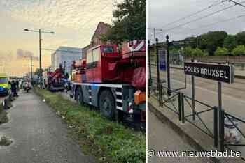 Voetganger omgekomen bij aanrijding met tramhalte Docks in Laken: “Andere persoon in shock naar het ziekenhuis gebracht”