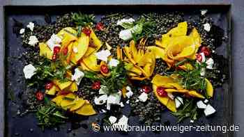 Kürbis-Belugalinsen-Salat mit Honigdressing