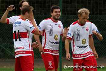 Matthias Blomme trapt FC Meulebeke met hattrick naar eerste thuiszege in bijna twee jaar: “De trainer prikkelde ons bewust met die straffe statistiek”