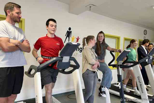 Ex-Rode Duivel Jan Vertonghen schenkt met zijn foundation drie fitnesstoestellen aan Reva Pulderbos: “Precies wat wij voor doel hebben”