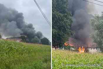 Zware brand in opslagplaats in Noorderwijk: vuur onder controle