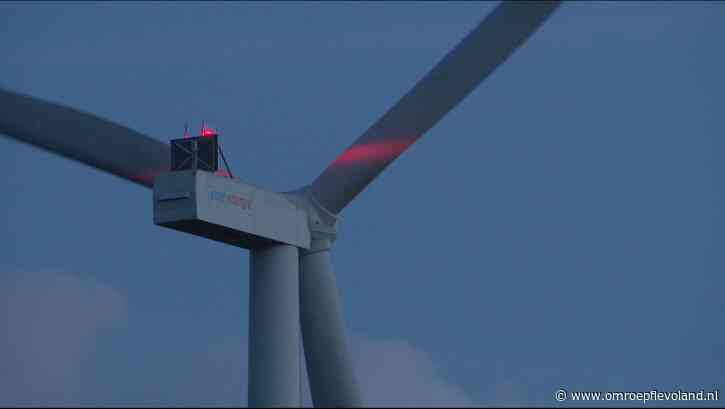 Dronten - Dit is waarom de rode windmolenlampjes in Dronten toch nog de hele nacht branden