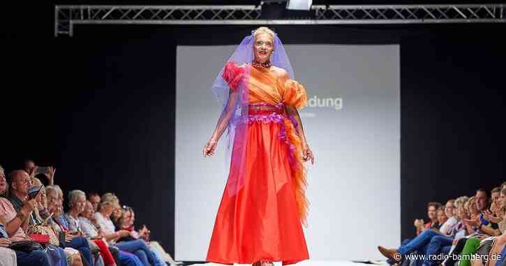 Seniorinnen zeigen Kollektion bei Vienna Fashion Week
