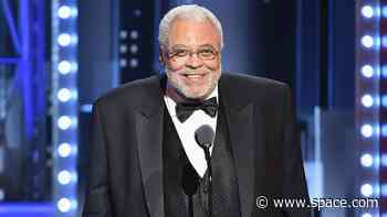 Legendary actor and 'Star Wars'' voice of Darth Vader, James Earl Jones dies at 93