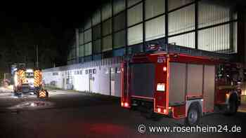 Rauch im Eisstadion sorgt für nächtlichen Einsatz der Feuerwehr