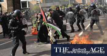 Police pelted with poo, deploy stun grenades as Melbourne protests turn ugly