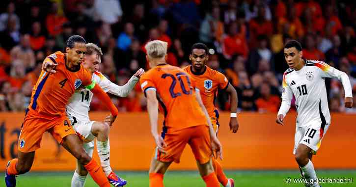Ronald Koeman zag dat Matthijs de Ligt het weer moeilijk had: ‘Ik heb hem in bescherming genomen’