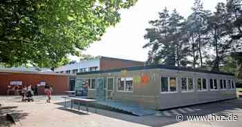 Grundschule Hannover-Wettbergen; Mann lockt Kinder auf Schulweg mit Süßigkeiten