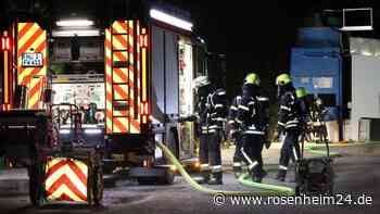 Rauch im Eisstadion in Waldkraiburg sorgt für nächtlichen Einsatz der Feuerwehr