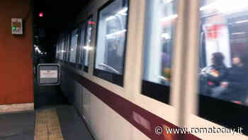 Stazione della metro chiusa per allagamento