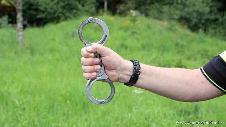 Man met schuld van 115.000 euro probeert zich te verstoppen achter koelkast