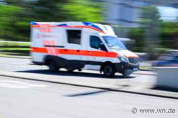 Beim Überqueren der Gleise: Frau von Güterzug erfasst