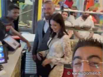 Dopo il matrimonio al McDonald's arriva quello in pizzeria a Milano. Dire "sì" in Italia a "qualunque costo"