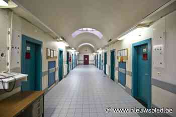 Dit weten we al over aanval op medewerkster in gevangenis: dader (25) was lid van dievenbende, slachtoffer hoopt dat “dit nooit meer kan gebeuren”