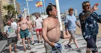 Málaga is gedrag toeristen spuugzat en waarschuwt Britse toeristen om niet met blote bast op straat te lopen