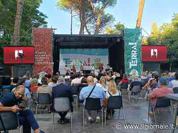 "Cialtrone e repressivo". I cattivi maestri Salis e Raimo insultano Valditara