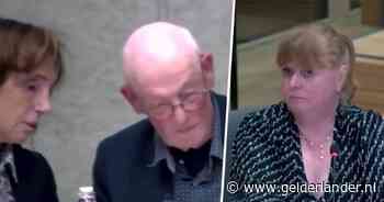 Ambtenaar vergeet microfoon en fluistert over inspreker Saskia: ‘Ik wist niet wat ik hoorde’