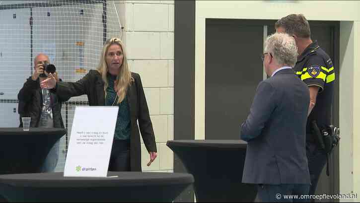 Dronten - Emotionele bijeenkomst over schietpartij Dronten: 'Waarom werd er niet eerder ingegrepen?'