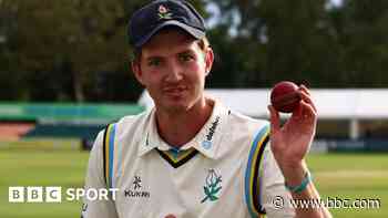 Hill bowls Yorkshire to win over Leicestershire