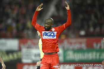 Didier Lamkel Ze heeft een heel andere reputatie in Kameroen en pakt uit met geweldig mooie actie voor de kinderen