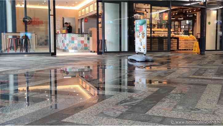 Almere - Nog niet alle lekkages in station Almere Centrum verholpen, oorzaak nu wel duidelijk