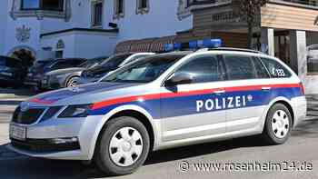 Frau (30) fährt betrunken Polizeiauto an und flieht – Beamte ziehen an Ampel Schlüssel ab