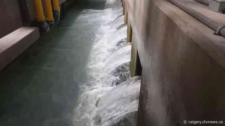 Work on Calgary water main ahead of schedule, restrictions could be lifted sooner