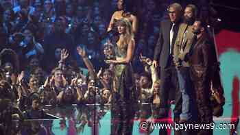 Taylor Swift wins big at MTV Video Music Awards, ties Beyoncé's record and thanks Travis Kelce