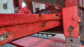 Die Autobahnpolizei zieht mehrere LKW mit Mängeln aus dem Verkehr