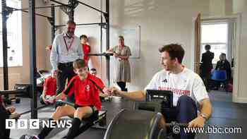 Gold medallist fulfils 'dream' to visit old school