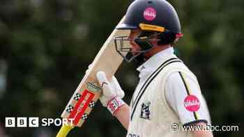 Bears opener Davies passes 1,000 runs at Worcester