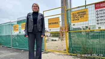 Building permit applications surge in Edmonton, leading to delays for some new housing