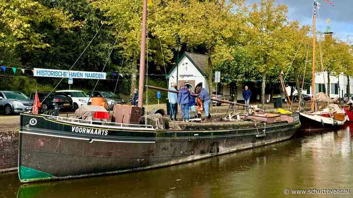Museumschip Voorwaarts I keert terug in thuishaven Naarden