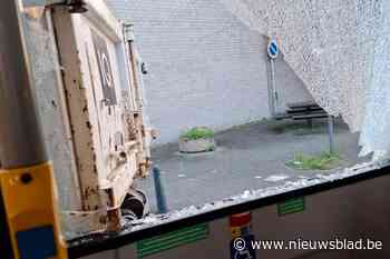 Lijnbus met kinderen botst tegen vrachtwagen