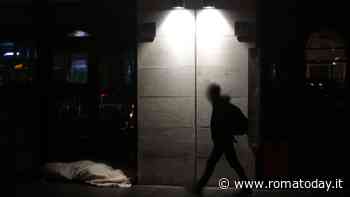 Termini: sesso all'uscita della stazione, uomo scappa ma viene fermato dai soldati