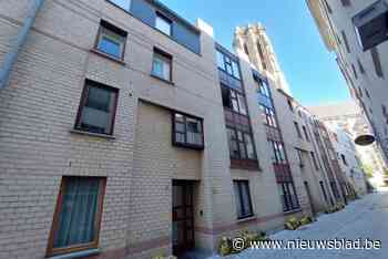 Bewoners flatgebouw zitten al vijf weken zonder lift: “Mijn appartement sindsdien niet meer verlaten”