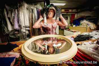 IN BEELD. Alles moet weg: beroemde operettekring verkoopt voorraad bijzondere kostuums en stopt ermee