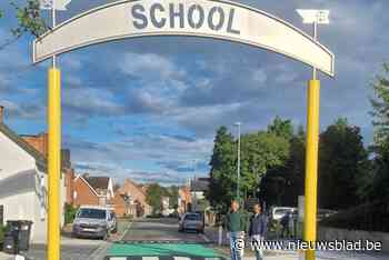 Kenmerkende schoolboog van Jozef Weynsschool is terug: schoolomgeving ook verkeersveiliger