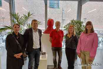 Geert (55) van ‘Restaurant Misverstand’ stelt kunstwerk tentoon in bib Hasselt