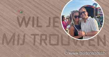 Jasper pakt groots uit en vraagt 'zijn' Demi wel op een héél bijzondere manier ten huwelijk: 'Ze kon het niet geloven’