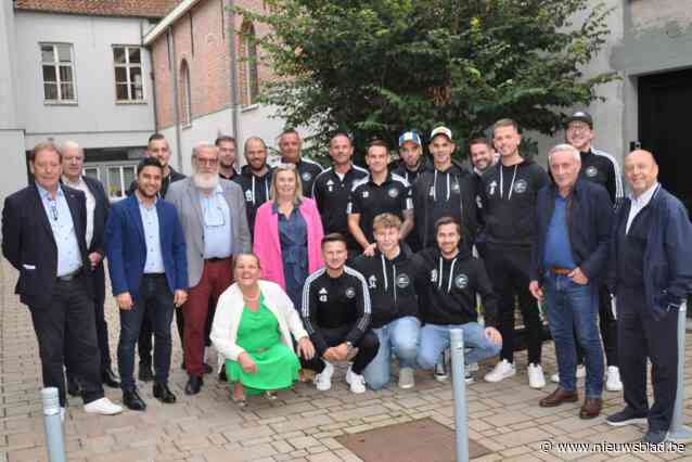 FC Pandoering speelt met twee ploegen kampioen