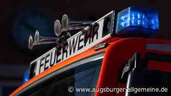 Beschäftigte erleiden Rauchgasvergiftung bei Brand in Firma